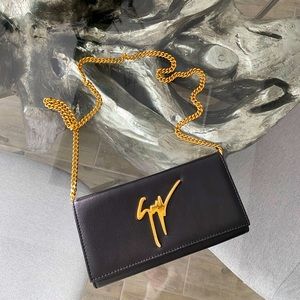 COPY - Giuseppe Zanotti Clutch